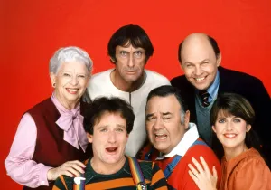 Jonathan Prints: MORK & MINDY, rear from left: Elizabeth Kerr