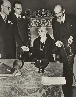 Illusionists Prints: Mrs. Bess Houdini, widow of the great magician
