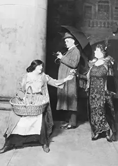 Scenes Prints: Mrs. Patrick Campbell as Eliza Doolittle in Pygmalion'