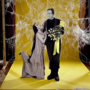 : THE MUNSTERS, Yvonne De Carlo, Fred Gwynne, 1964-66