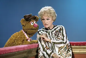 Images Dated 21st August 2025: THE MUPPET SHOW, Fozzie Bear, Phyllis Diller, (Season 1, aired Feb. 12, 1977), 1976-81
