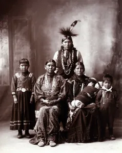 Images Dated 21st March 2008: Native American family, original title: Sauk Indian family