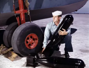 Images Dated 1st August 2007: US Navy, loading bombs at the Naval Air Base, Corpus Christi, Texas 1942