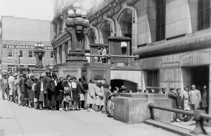 Lines Prints: Negro voter registration line at county court house, Atlanta, Georgia. May 1946