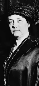 Nellie Prints: Nellie Bly, early 1900s. Courtesy: CSU Archives/Everett Collection
