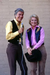 Hope Prints: THE NEW DICK VAN DYKE SHOW, from left: Dick Van Dyke, Hope Lange, 1971, 1971-1974