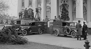 Lcgr1606 Prints: Three new sound move trucks at the White House