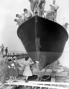 Launch Prints: New type Anti-Submarine boat launched in Newport News