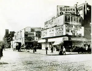 Times Square Prints: NEW YORK CITY, 1900, The corner of Broadway and 42nd Street