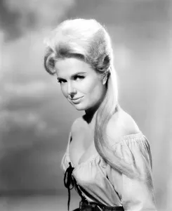 Peasant Blouse Prints: THE NIGHT OF THE GRIZZLY, Martha Hyer, 1966