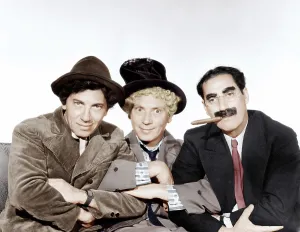 Images Dated 16th January 2012: A NIGHT AT THE OPERA, from left: Chico Marx