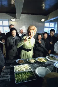 Alliances Prints: Nixon in China. Pat Nixon samples cuisine on a visit to the Beijing Hotel kitchen