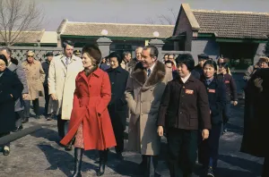 Alliances Prints: Nixon in China. President and Pat Nixon on an escorted tour in Beijing China