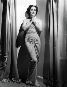 Posing Prints: NORMA SHEARER, MGM photograph by Hurrell, 3/12/36
