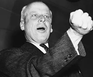 Expression Prints: Norman Thomas addressing the National Nominating Convention of the Socialist Party