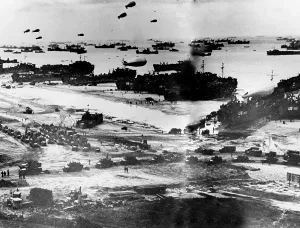 Ships And Boats Prints: NORMANDY, beaches on D-Day. Courtesy: CSU Archives / Everett Collection