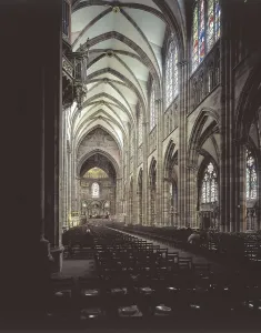 Notre-Dame Cathedral of Chartres. 1194-1290. FRANCE. Chartres. Notre Dame cathedral. Central nave. Gothic art. Architecture. AISA/Everett Collection**US SALES ONLY**