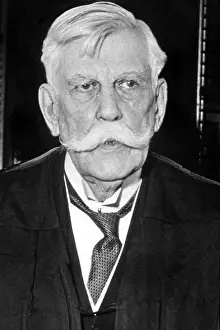 Holmes Prints: Oliver Wendell Holmes, Jr. 1932.. Courtesy: CSU Archives / Everett Collection