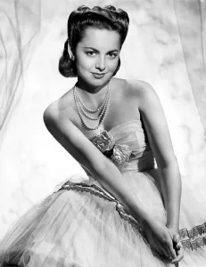 Womens Fashion Prints: OLIVIA DE HAVILLAND, 1946