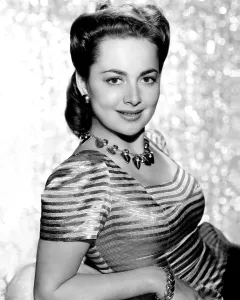 Womens Fashion Prints: OLIVIA DE HAVILLAND, Warner Brothers, 1940