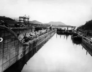 Panama Canal Prints: The Panama Canal, circa 1913. Courtesy: CSU Archives/Everett Collection