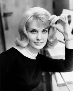 Flip Hairdo Prints: PARIS BLUES, Joanne Woodward, 1961