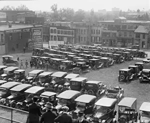 Images Dated 13th December 2007: Parking lots for cars become part to the American landscape in the 1920s
