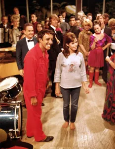 Sweatshirt Prints: THE PARTY, Peter Sellers, Claudine Longet, 1968