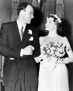 Images Dated 6th March 2008: Patricia Neal (b. 1926) and Roald Dahl (1916-1990)