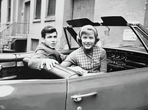 Duke Prints: THE PATTY DUKE SHOW, from left: Frank Sinatra Jr