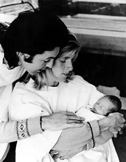 History Prints: Paul and Linda McCartney with newborn daughter Stella