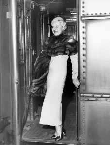1930s Candid Prints: Paulette Goddard, 1932