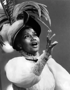 Pearl Bailey performing a song from Hello, Dolly! 1968. Courtesy: CSU Archives/Everett Collection