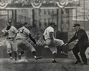 Brooklyn Prints: Pee Wee Reese dances to a safe decision