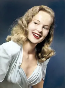 Starlet Prints: Peggy Cummins, ca late 1940s