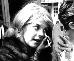 Eyeliner Prints: PENELOPE, Natalie Wood, on-set, 1966. Courtesy: CSU Archives / Everett Collection