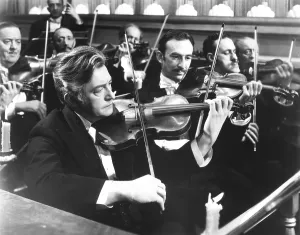 Images Dated 21st December 2015: THE PHANTOM OF THE OPERA, Claude Rains (front left), 1943