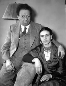 Everett Site Prints: Photo shows Diego Rivera and his wife Frida Kahlo in their apartment in the Barbizon Plaza Hotel in New York