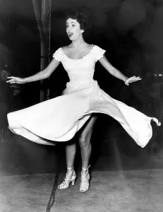 Twirling Prints: A PLACE IN THE SUN, Elizabeth Taylor