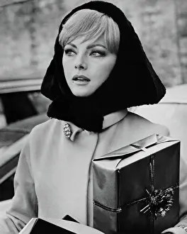 Lisi Prints: ANYONE CAN PLAY, (aka LE DOLCI SIGNORE), Virna Lisi, 1968