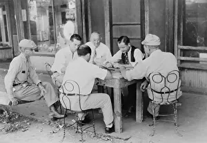 Images Dated 28th May 2008: Playing dominoes or cards in front of drug store in center of town in Mississippi Delta