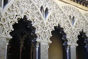 Opulence Prints: Polylobated Arches at the Aljaferia Palace