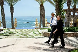 Obama Prints: Pres. Barack Obama walks with Sec