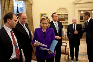 Gates Prints: President Barack Obama confers with top advisors prior to the announcement of the New START Treaty