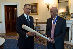 Ernie Prints: President Barack Obama with Ernie Banks