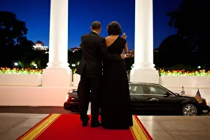 Limousine Prints: President Barack Obama and Michelle Obama wave goodbye to President Shimon Peres of Israel