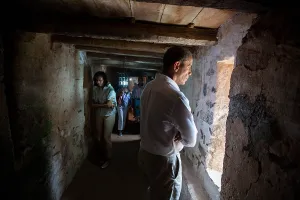 Michelle Prints: President Barack Obama and Michelle tour the Maison des Esclaves Museum on Goree Island