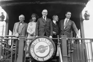 Minnesota Prints: President Coolidge (1872-1933), on whistle stop train tour of Minnesota in 1925