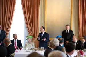 Monarchs Prints: President Franois Hollande of France hosts a lunch at 70th anniversary D-Day commemoration