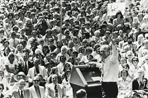 Lcgr1511 Prints: President Gerald Ford campaigns in Walnut Creek